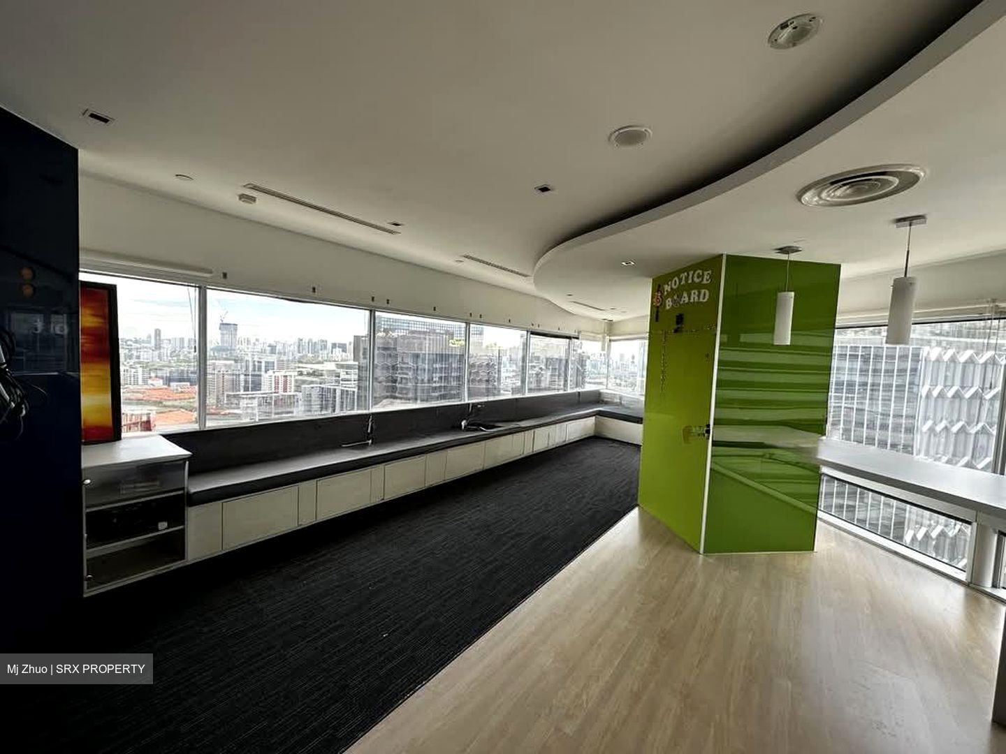 Gateway West (D7), Office #544180521